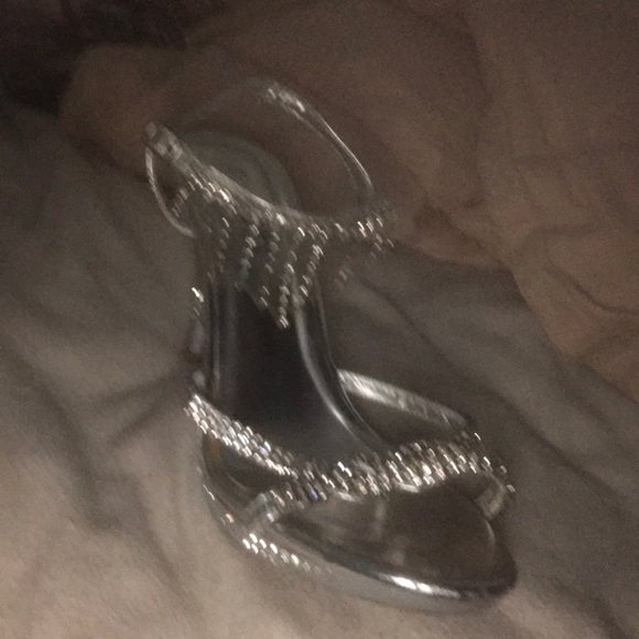 Heels - Picture 3 of 3